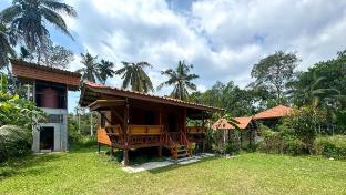 Deniz’s Lakeside Retreat