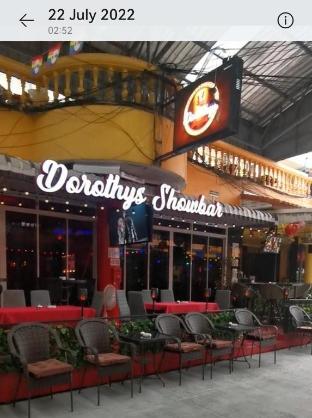Dorothys Showbar