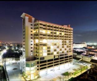 Eak condo