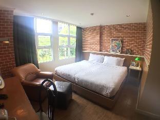 Ekamai+3Bed+4Bath+Living Room+Free Airport Pick Up