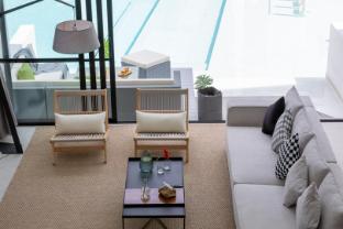 Elegant Pool Access Townhouse Near Beach