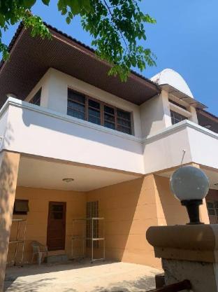 Entire Renovated and Spacious Residential Home