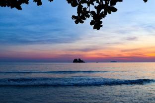 Escape Condominiums Beachfront Suites - E265