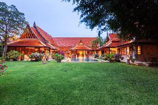 Exceptional boutique villa in grandiose garden