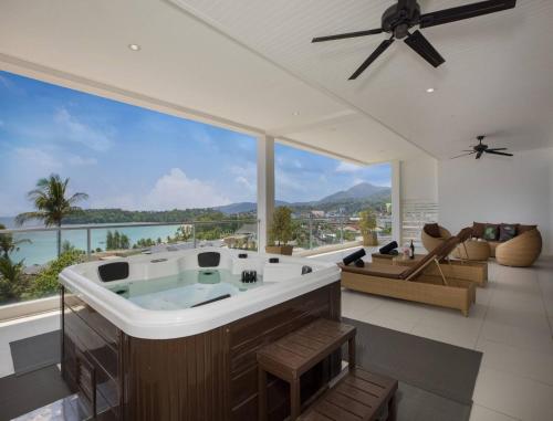 Exclusive 3BR Oceanview Kata Penthouse - Pasifora
