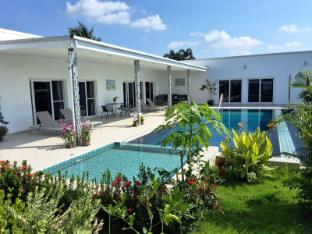 Exclusive Pool Villa  mit 3 Masterbett Room und WC