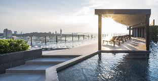 F24 The base central pattaya rooftop pool Seaview