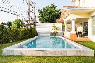 Family home with private swimming pool