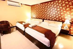 Family Room (1 King size bed and 1 single bed )