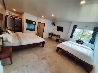 Family room with 1 king-size and 1 Queen-size bed
