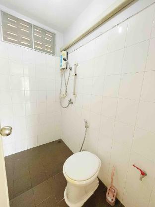 Female ONLY - budget triple room in dorm, 850m MRT