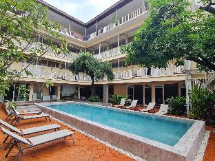 Feung Nakorn Balcony