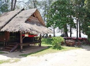 Fisherman's huts.Parkmeng