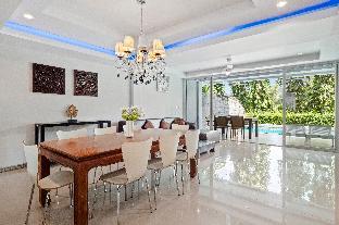 Five bed villa for 14 private pool, 7kms to Patong