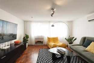 Flat&amp;Fur  2BR Mid-Century 3mins to Nimman,Airport