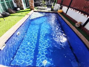 Four Bedroom Party Pool Villa Huahin (8-20 Pax)