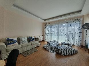 fourBR townhouse above 7-11, MRT, Super Convenient