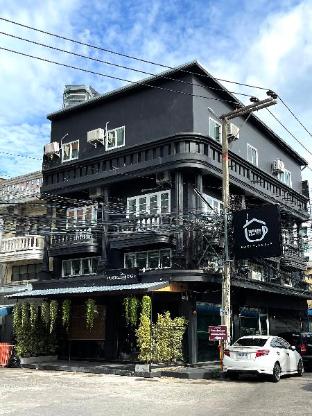 Friends Station Tukkom Hostel &amp; Cafe