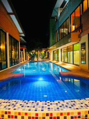 Front Beach Hotel