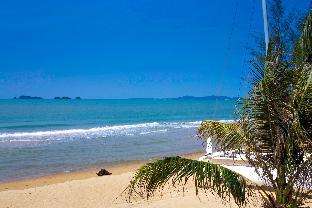 Front Samet Beach House with Swimming Pool