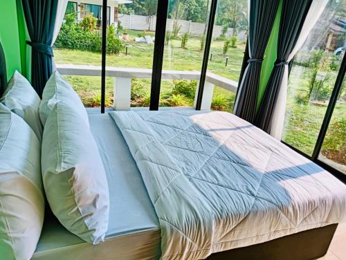 Fueng Fah House Sea views Tha Sala, Thailand
