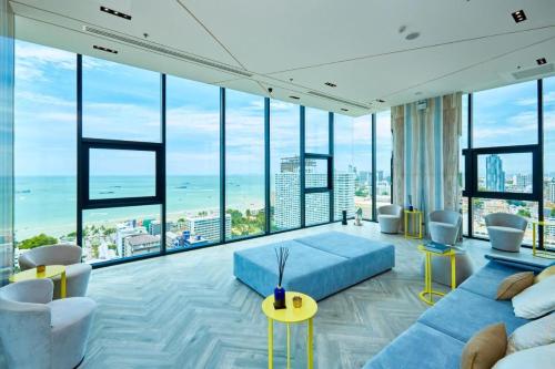 Fully Furnished Excellent Location - Next to Beach