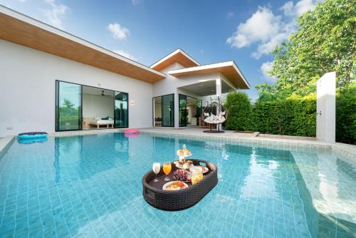 Garden pool villa V110