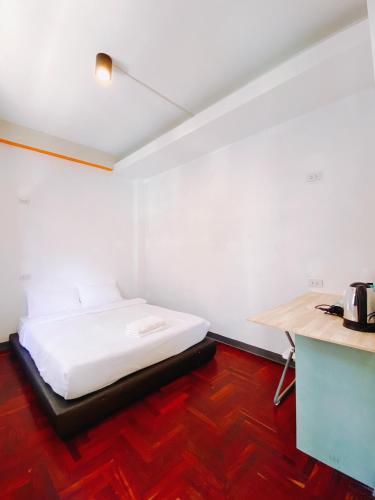 GO INN Silom BTS Surasak BKK โกอินน์ สีลม BTS สถานีสุรศักดิ์