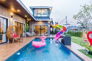 Golden house privacy poolvilla
