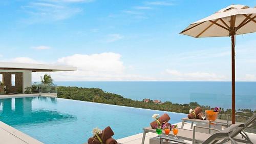 Grand Blue View Estate