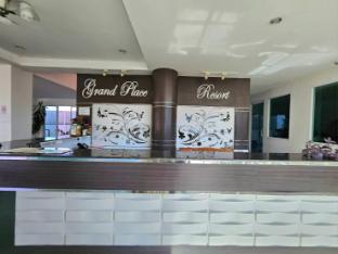 Grand Place Resort