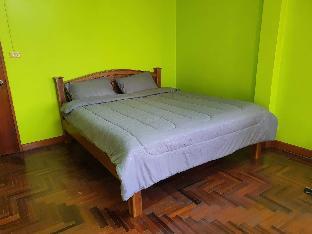 Green Brown Townhome Hang Chat Lampang