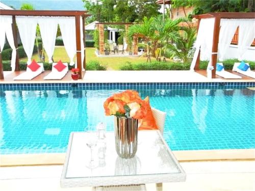 Green Leaf 1 Holiday House Naiharn Beach