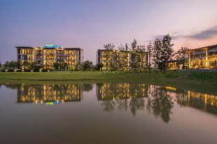GreenVille Laguna Hotel