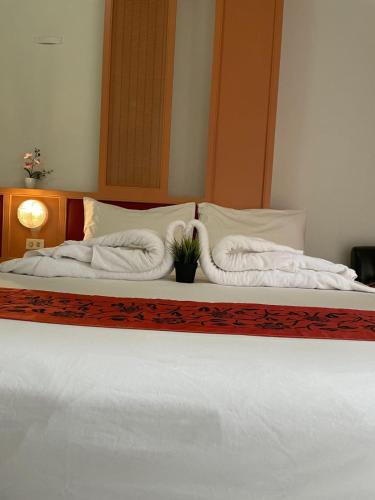 Happy 2 Hotel