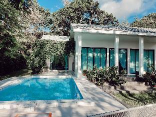 Harlow Pool Villa