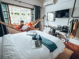 Haus Sathorn 11 Bed and Breakfast