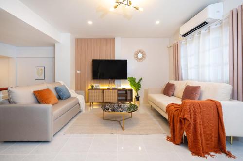 Heart Patong with 5 home designs Bangla Beach