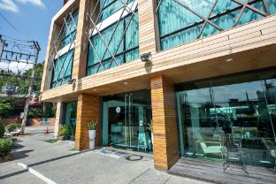Holatel Hotel