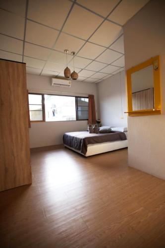 Holiday Phangan - Hostel &amp; Bar