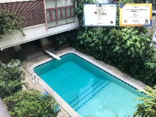 Hotel PT Court