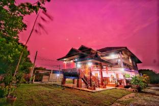 Huan khum Meang La- Poon , Near Chiang Mai