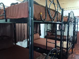 Hug Glur House and Hostel