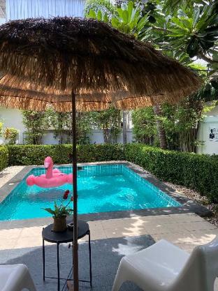 Idyllic Palm Oasis Villa C7 with Pristine Pool