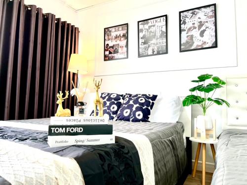 Impact Arena Condo Twin Beds by Goodroom24