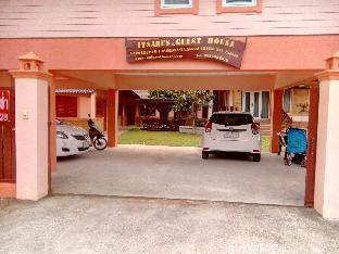 Itsaris Guest House accommodating 9 guests