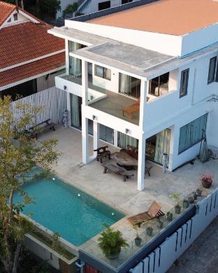 Jacuzzi, Pool Table , Sea view Great Location V194
