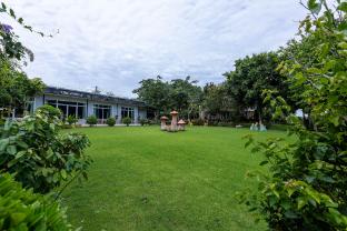 Jaris Cottage