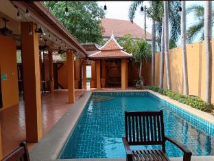 jomtien beach 800M,summer villa