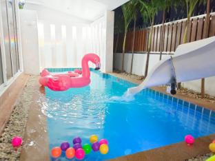 Jomtien Beach Pool Villa - Villa by the Sea, Jomtien Beach